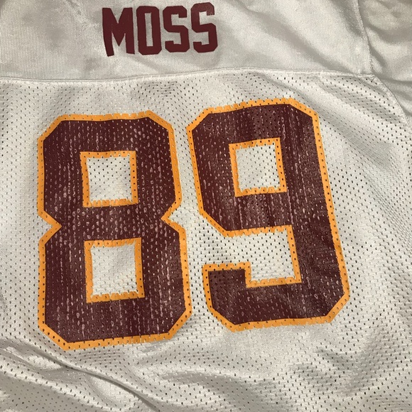 Worn out redskins jersey - Picture 4 of 4